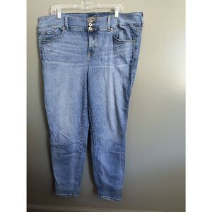 Torrid Women Size 22R Light Wash Blue Button Fly Feel the Fit Jegging Super Soft